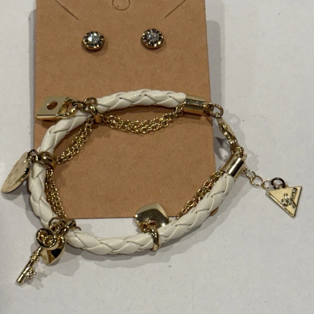 Guess White Leather Bracelet & Earring Set – Heart Charm & Crystal Accents